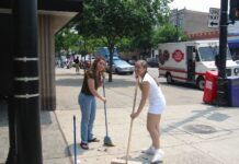 Paseo Boricua cleanup organized by DSBDA and PRCC, June 2002